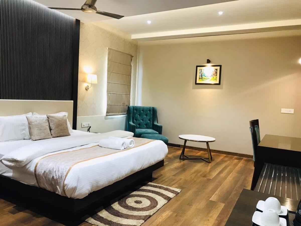 Hotel Royal Livin Benares Buitenkant foto