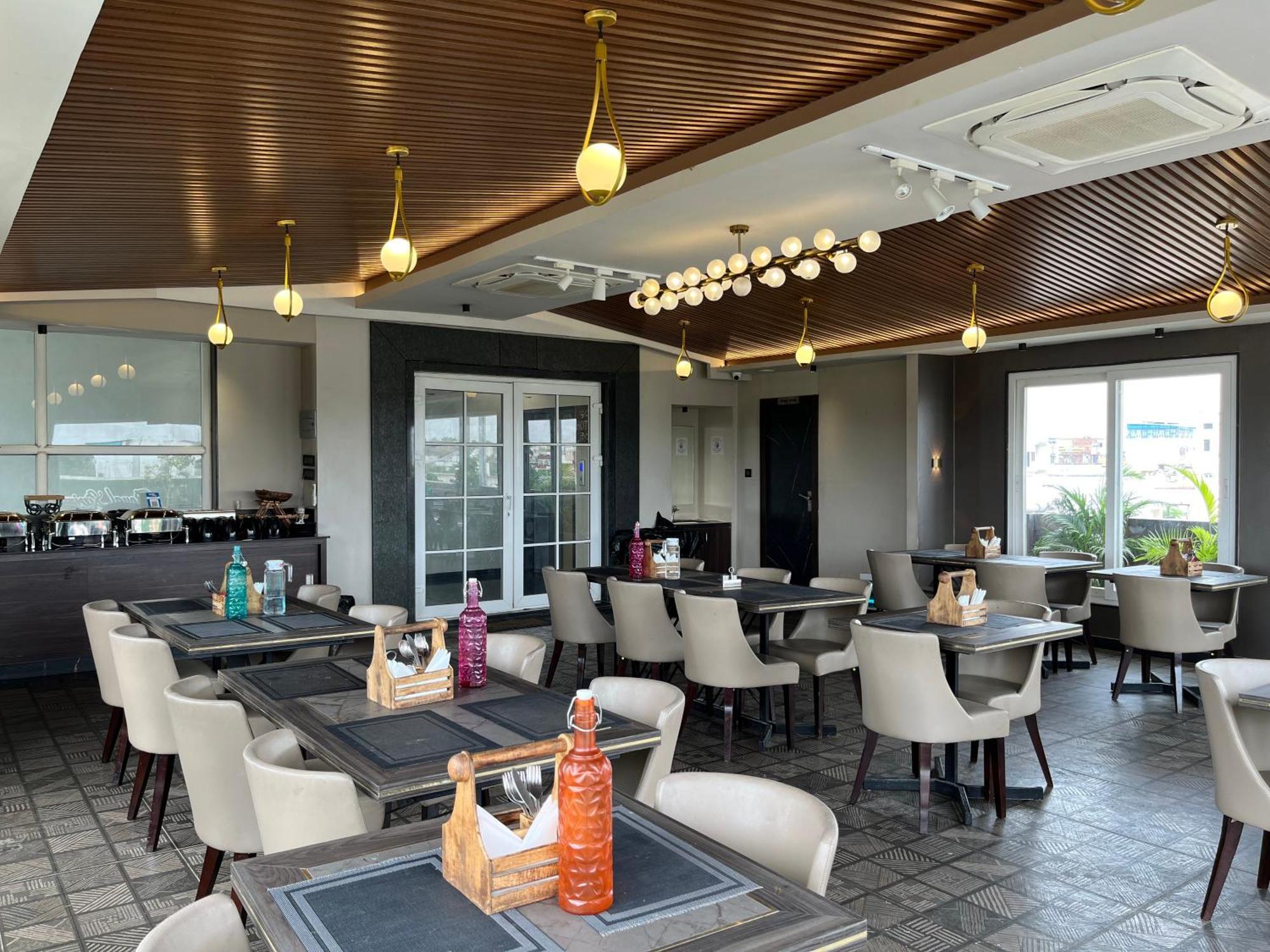 Hotel Royal Livin Benares Buitenkant foto