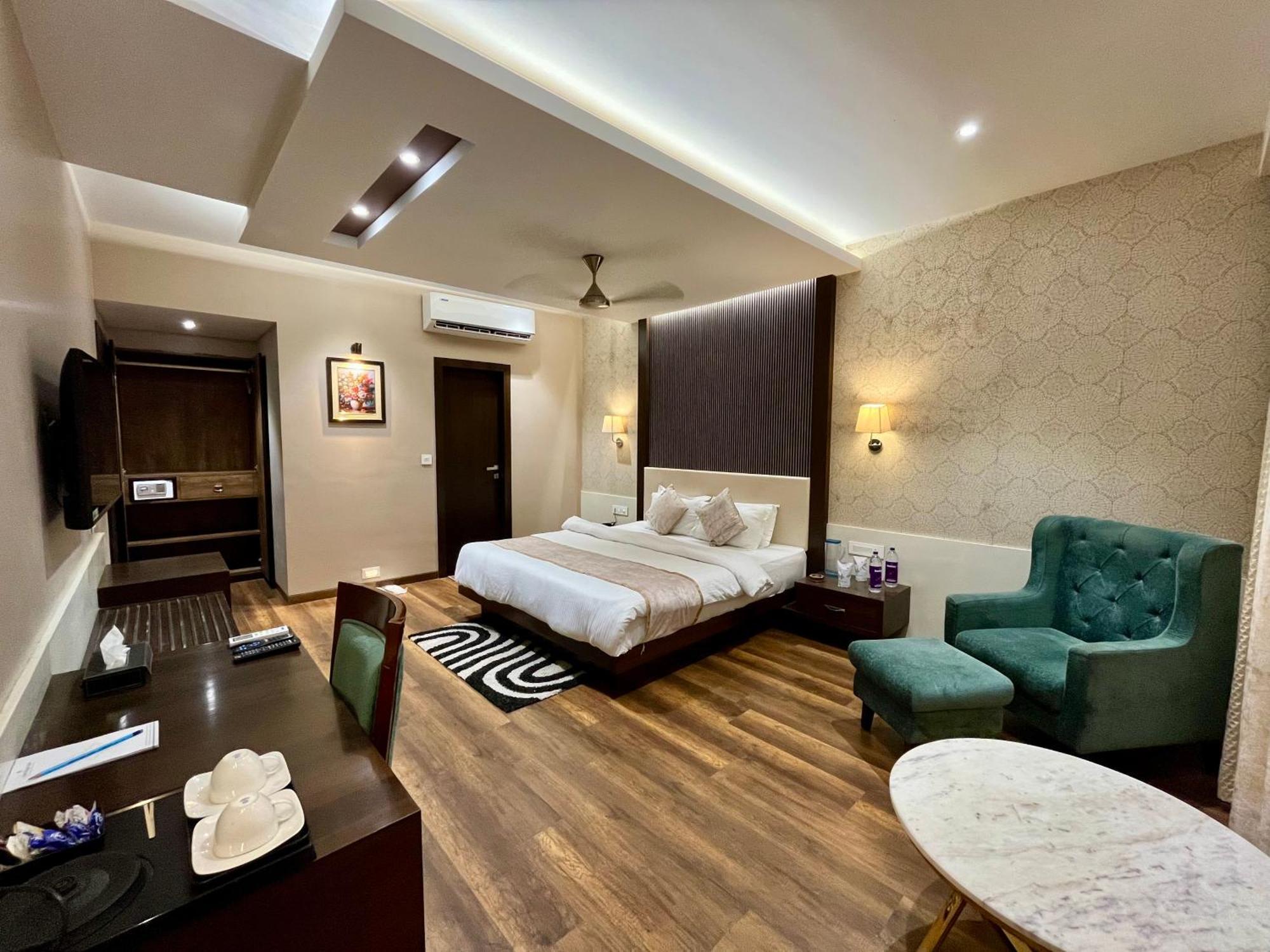 Hotel Royal Livin Benares Buitenkant foto